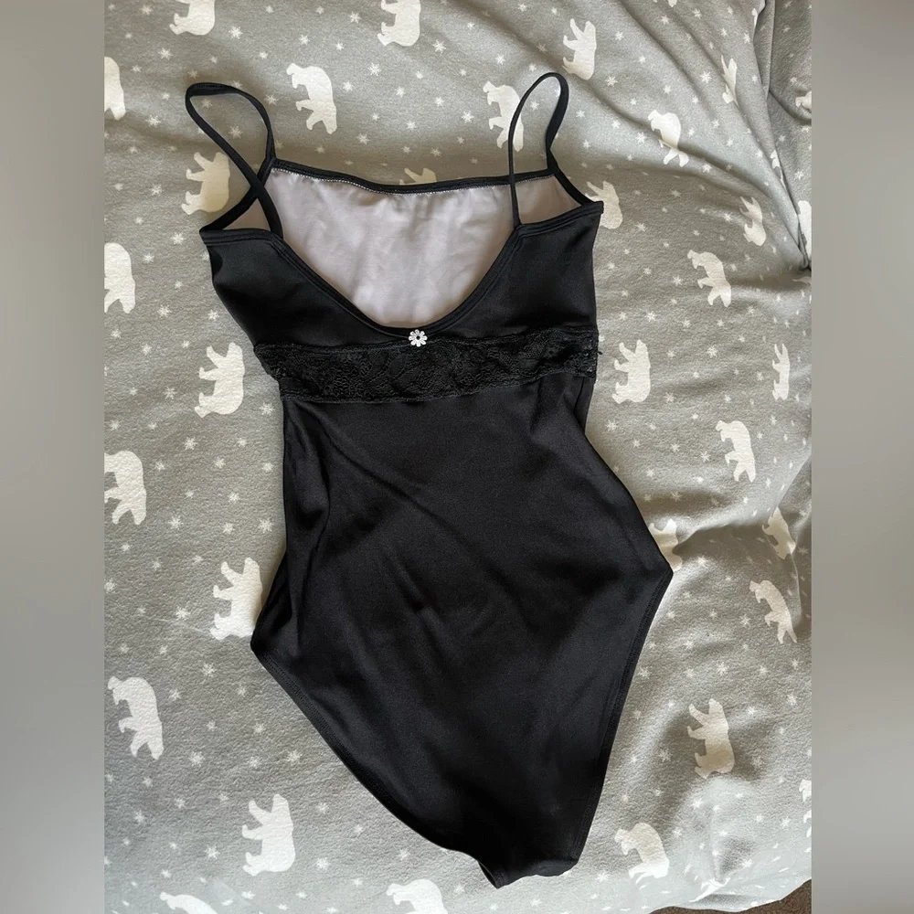 Lace Dellalo Leotard. - Picture 3 of 7